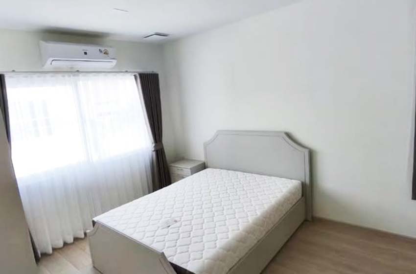 House with Shared Pool in Bangnatrad 
